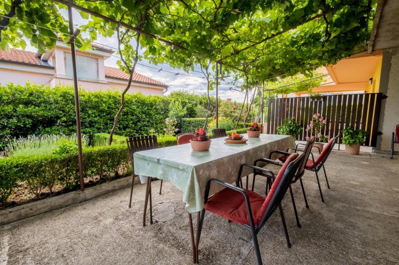 Cozy Apartment Near The Sea Novi Vinodolski Exterior foto